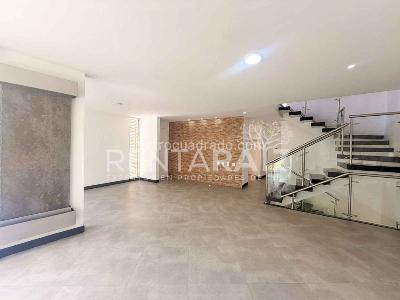 Casa de 4 alcobas en arriendo en El Tesoro El Poblado, Medellín, 480 m² · foto 3 de 20