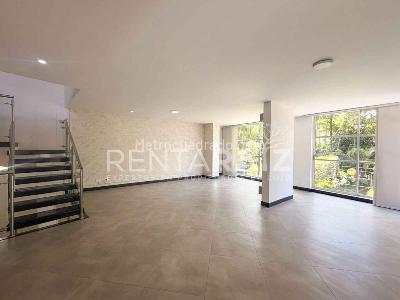 Casa de 4 alcobas en arriendo en El Tesoro El Poblado, Medellín, 480 m² · foto 4 de 20