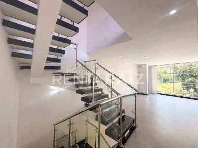 Casa de 4 alcobas en arriendo en El Tesoro El Poblado, Medellín, 480 m² · foto 14 de 20