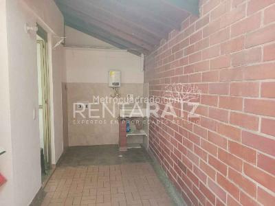 Apartamento de 4 alcobas en arriendo en Laureles, Medellín, 240 m² · foto 10 de 20