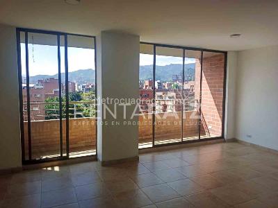 Apartamento en arriendo en Laureles, Medellín · foto 2 de 20