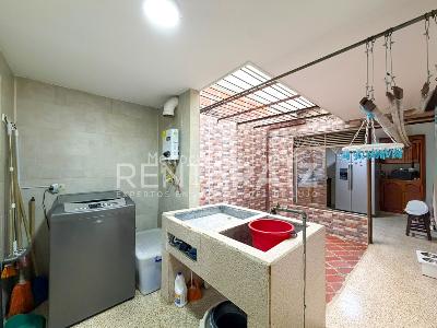 Casa de 4 alcobas en venta en El Trianon, Envigado, 174 m² · foto 8 de 20
