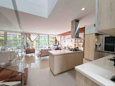 Casa de 3 alcobas en venta en San Lucas, Medellín, 220 m² · foto 4 de 20