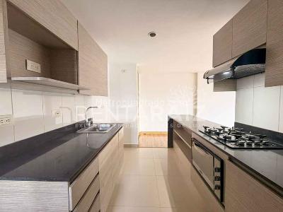 Apartamento de 3 alcobas en arriendo en Los Balsos El Poblado, Medellín, 94 m² · foto 5 de 20