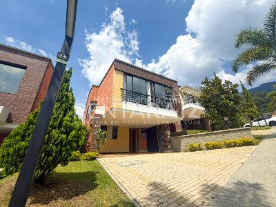 Casa en Arriendo, Loma El Chocho, Envigado en Loma El Chocho
