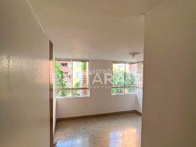 Apartamento de 3 alcobas en venta en Laureles, Medellín, 157 m² · foto 16 de 20