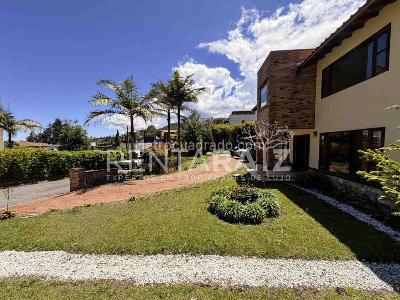 Casa de 4 alcobas en venta en Alto Del Escobero, Envigado, 300 m² · foto 3 de 20
