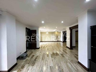 Apartamento de 3 alcobas en venta en La Inferior, Medellín, 300 m² · foto 2 de 20