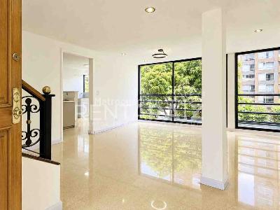 Casa de 3 alcobas en arriendo en El Tesoro, Medellín, 210 m² · foto 3 de 20