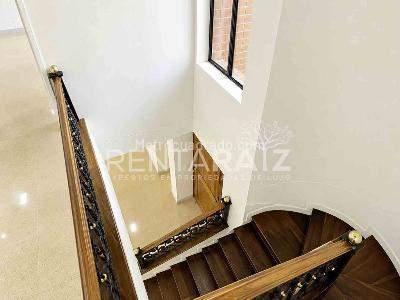 Casa de 3 alcobas en arriendo en El Tesoro, Medellín, 210 m² · foto 9 de 20