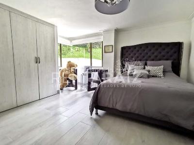 Apartamento de 3 alcobas en venta en El Poblado, Medellín, 256 m² · foto 13 de 20
