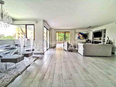 Apartamento de 3 alcobas en venta en El Poblado, Medellín, 256 m² · foto 2 de 20