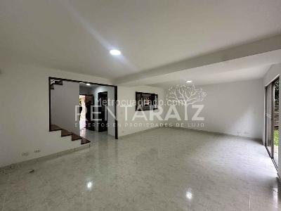 Casa de 3 alcobas en arriendo en Loma Del Esmeraldal, Envigado, 189 m² · foto 2 de 20