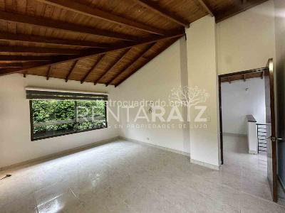 Casa de 3 alcobas en arriendo en Loma Del Esmeraldal, Envigado, 189 m² · foto 10 de 20