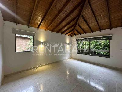 Casa de 3 alcobas en arriendo en Loma Del Esmeraldal, Envigado, 189 m² · foto 13 de 20