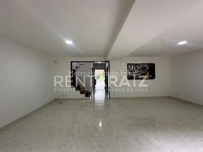 Casa de 3 alcobas en venta en Loma Del Esmeraldal, Envigado, 189 m² · foto 3 de 20