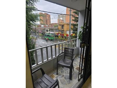 Apartamento de 3 alcobas en venta en Laureles, Medellín, 95 m² · foto 3 de 13