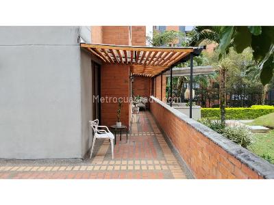 Apartamento de 3 alcobas en venta en Loma De Los Bernal, Medellín, 118 m² · foto 5 de 20