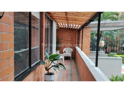 Apartamento de 3 alcobas en venta en Loma De Los Bernal, Medellín, 118 m² · foto 6 de 20