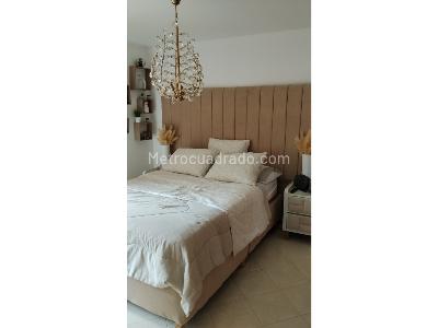 Apartamento de 3 alcobas en venta en Loma De Los Bernal, Medellín, 118 m² · foto 11 de 20