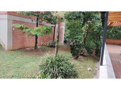 Apartamento de 3 alcobas en venta en Loma De Los Bernal, Medellín, 118 m² · foto 18 de 20