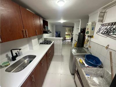 Apartamento en venta en Almeria, Medellín · foto 2 de 13