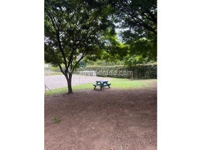 Apartamento de 2 alcobas en venta en Loma De Los Bernal, Medellín, 66 m² · foto 9 de 13