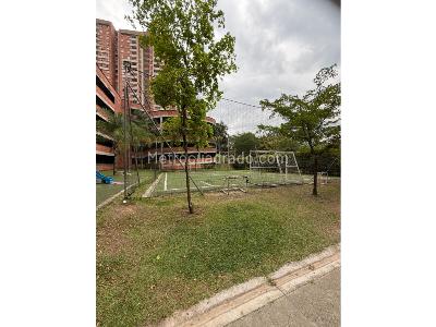 Apartamento de 2 alcobas en venta en Loma De Los Bernal, Medellín, 66 m² · foto 13 de 13