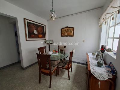 Casa de 5 alcobas en venta en La America, Medellín, 200 m² · foto 15 de 20
