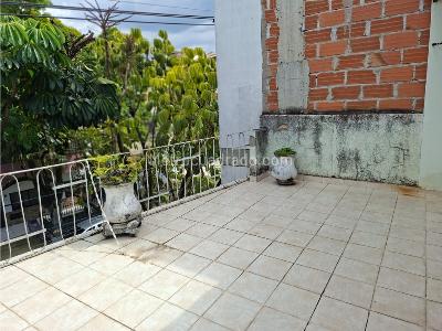 Casa de 5 alcobas en venta en La America, Medellín, 200 m² · foto 2 de 20