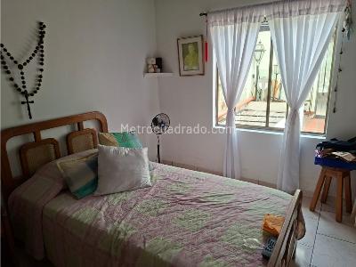 Casa de 5 alcobas en venta en La America, Medellín, 200 m² · foto 3 de 20