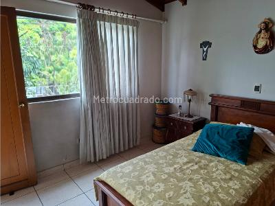 Casa de 5 alcobas en venta en La America, Medellín, 200 m² · foto 9 de 20