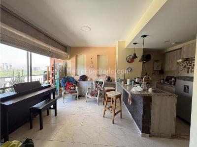 Apartamento de 2 alcobas en venta en Niquia, Bello, 60 m² · foto 2 de 13