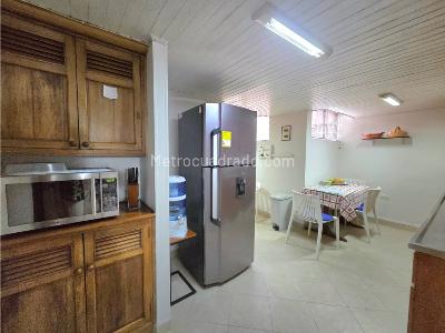 Apartamento de 4 alcobas en venta en El Poblado, Medellín, 125 m² · foto 15 de 19