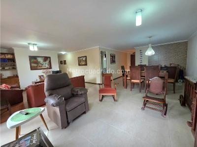 Apartamento de 4 alcobas en venta en El Poblado, Medellín, 125 m² · foto 2 de 19