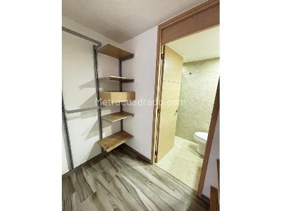 Apartamento de 3 alcobas en venta en Loma De Los Bernal, Medellín, 80 m² · foto 12 de 17