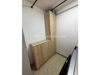 Apartamento de 3 alcobas en venta en Loma De Los Bernal, Medellín, 80 m² · foto 13 de 17