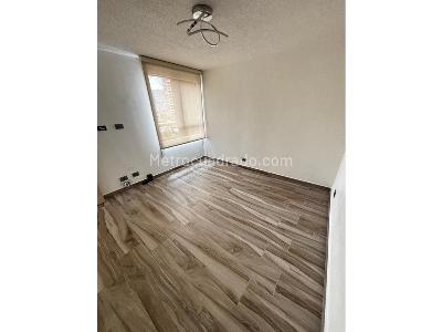 Apartamento de 3 alcobas en venta en Loma De Los Bernal, Medellín, 80 m² · foto 7 de 17