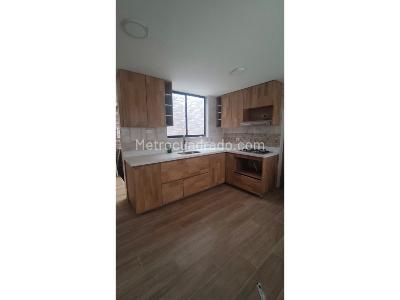 Casa de 4 alcobas en venta en Estadio, Medellín, 143 m² · foto 11 de 14