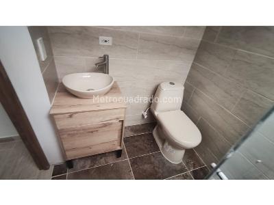 Casa de 4 alcobas en venta en Estadio, Medellín, 143 m² · foto 13 de 14