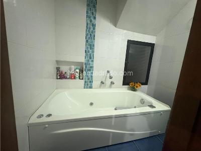 Casa de 3 alcobas en venta en Barrio Nuevo, Bello, 60 m² · foto 18 de 20