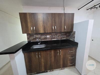 Apartamento de 3 alcobas en arriendo en Cabañas, Bello, 80 m² · foto 2 de 16