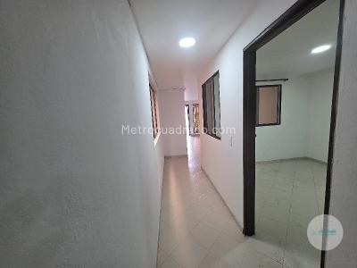 Apartamento de 3 alcobas en arriendo en Cabañas, Bello, 80 m² · foto 5 de 16