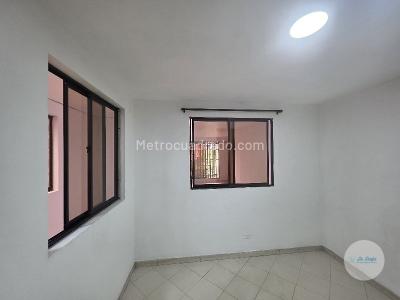 Apartamento de 3 alcobas en arriendo en Cabañas, Bello, 80 m² · foto 6 de 16