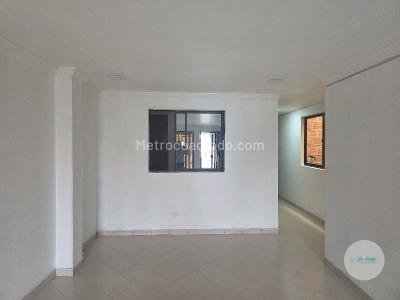 Apartamento de 3 alcobas en arriendo en Cabañas, Bello, 80 m² · foto 7 de 16
