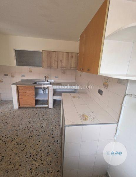 Casa de 4 Alcobas con Terraza en Las Brisas, Medellín - 2