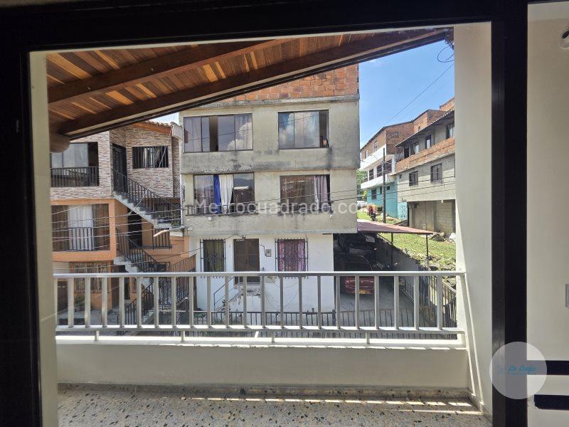 Casa de 4 Alcobas con Terraza en Las Brisas, Medellín - 9