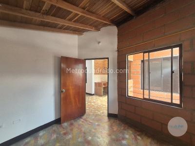 Apartamento de 3 alcobas en arriendo en La Cumbre, Bello, 58 m² · foto 11 de 18