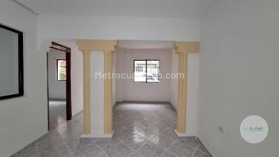 Casa de 5 alcobas en arriendo en La America, Medellín, 268 m² · foto 3 de 18
