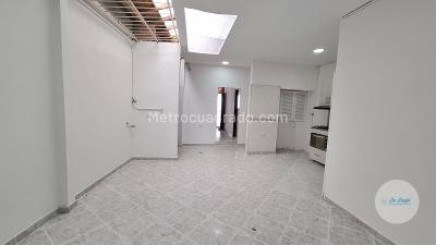 Casa de 5 alcobas en arriendo en La America, Medellín, 268 m² · foto 10 de 18